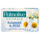 Palmolive Naturals Balanced & mild tuhé mýdlo s výtažkem z heřmánku a vitaminem E 90g